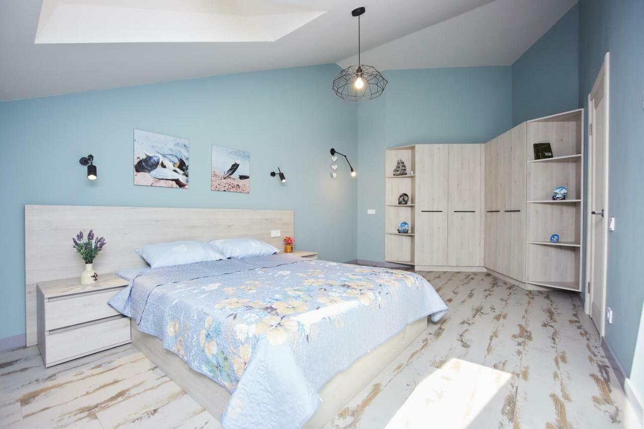 Luxury Apartment In The Heart Odesa Exterior foto